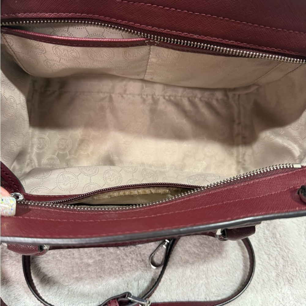 EUC Michael Kors Selma Burgandy/Wine/Bordeaux Satchel - Picture 3 of 8